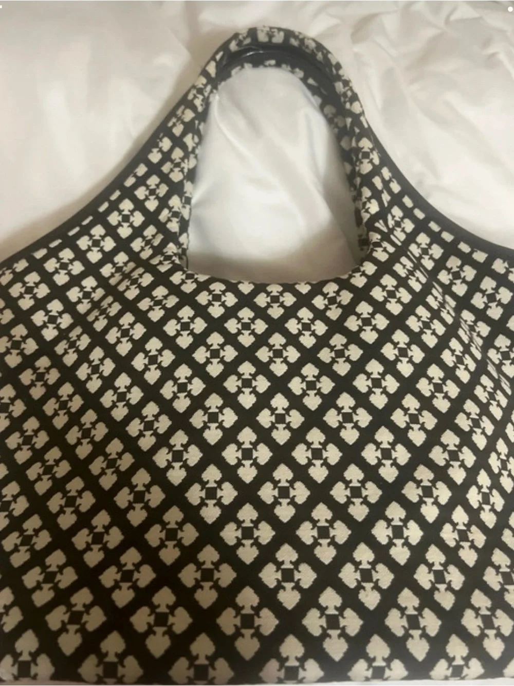 Kate Spade Black & Cream Patterned shoulder hobo Bag - comfortable to carrry